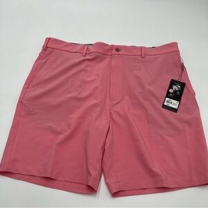 Men's Walter Hagen performance P11 flat front shorts. Size 40 with 9 in inseam‎